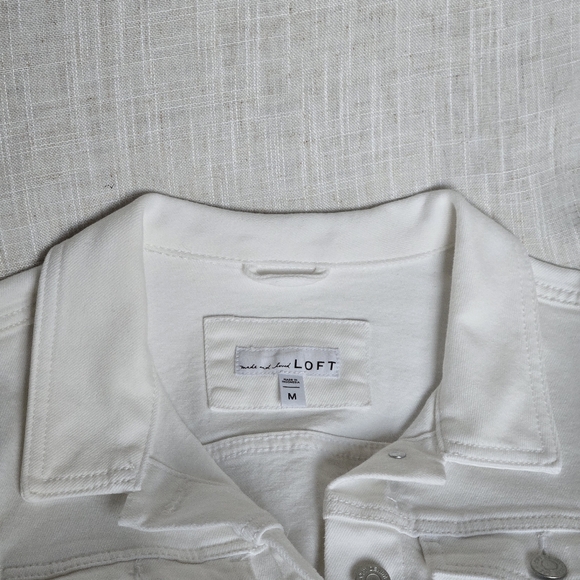 LOFT Denim Trucker Long Sleeve White Jacket w Back Hem Button Tabs Women Size M - Picture 7 of 15